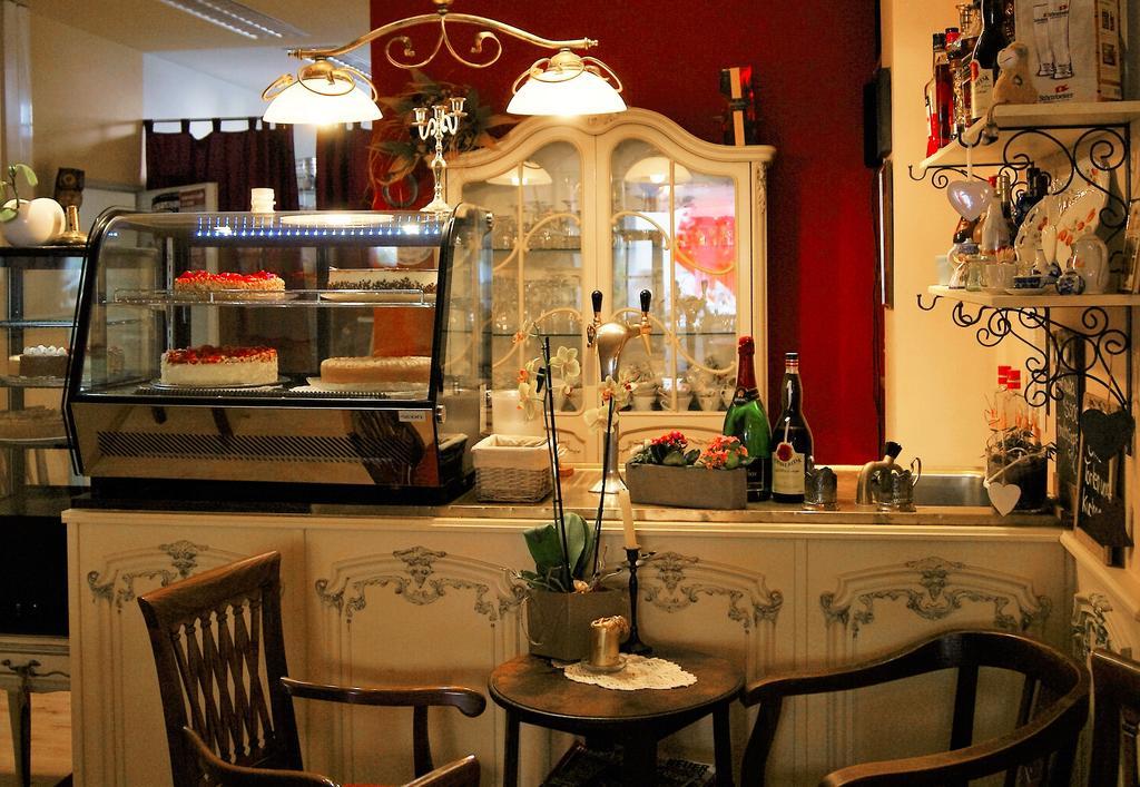 Cafe 28 & Pension Am Markt Wißmar Esterno foto