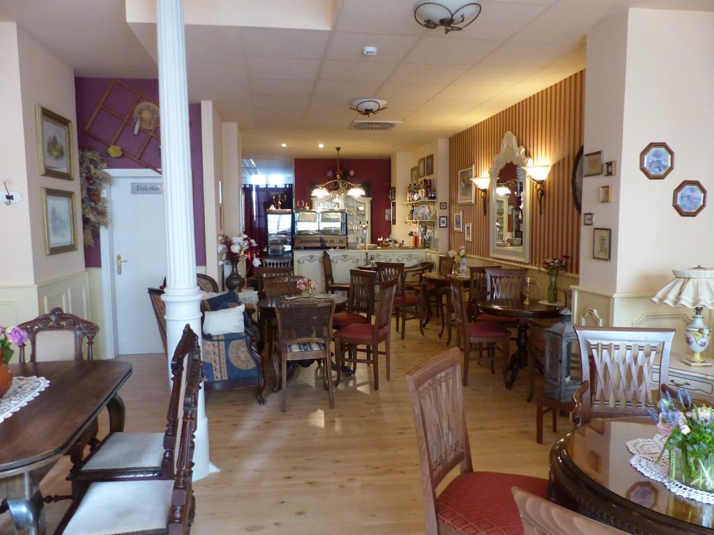 Cafe 28 & Pension Am Markt Wißmar Esterno foto